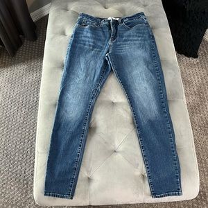 Women’s Levi Strauss signature totally shaping skinny jeans Size 10
